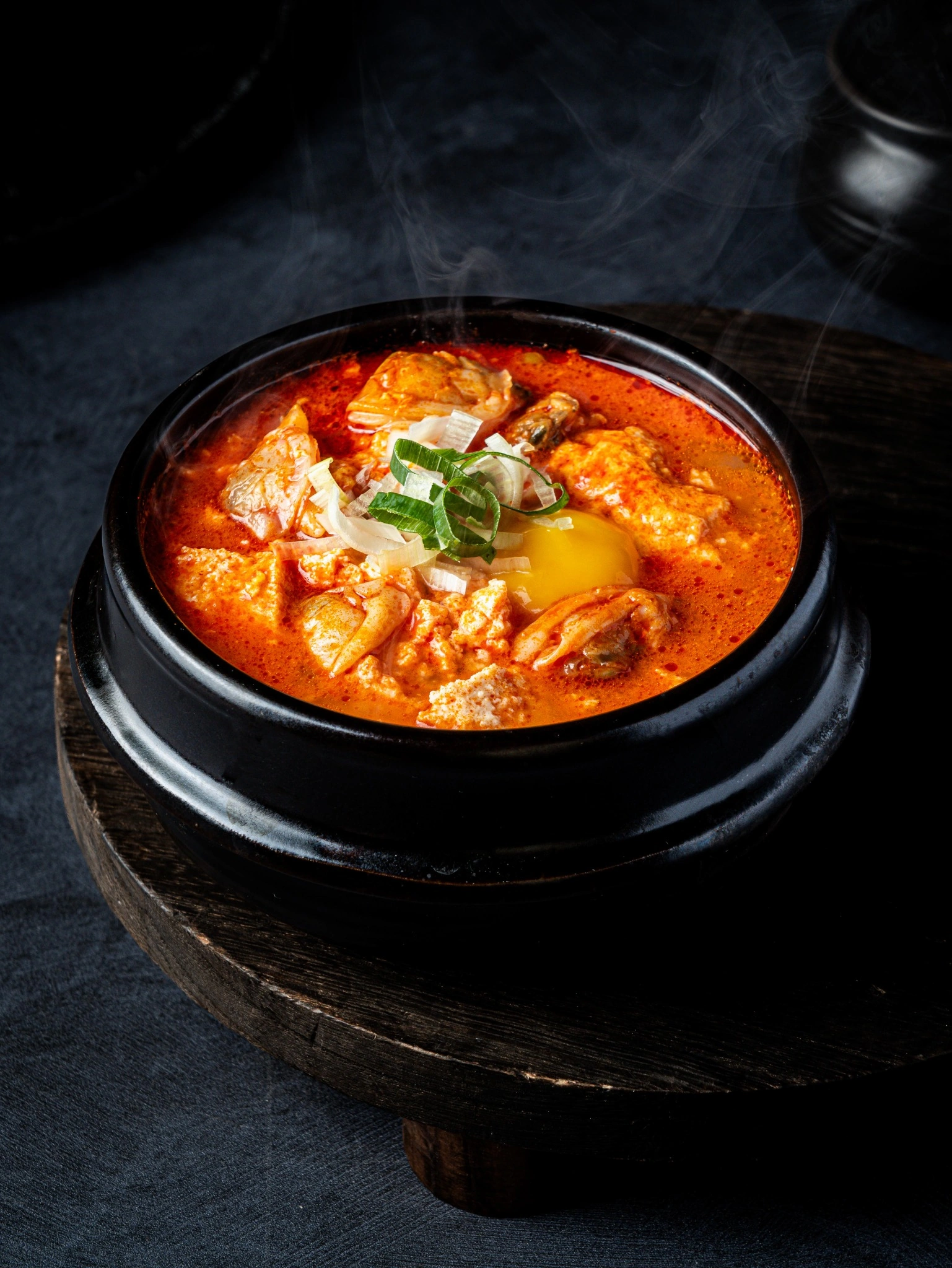 탁사발 두부공방 대표 메뉴 - 얼큰 순두부찌개